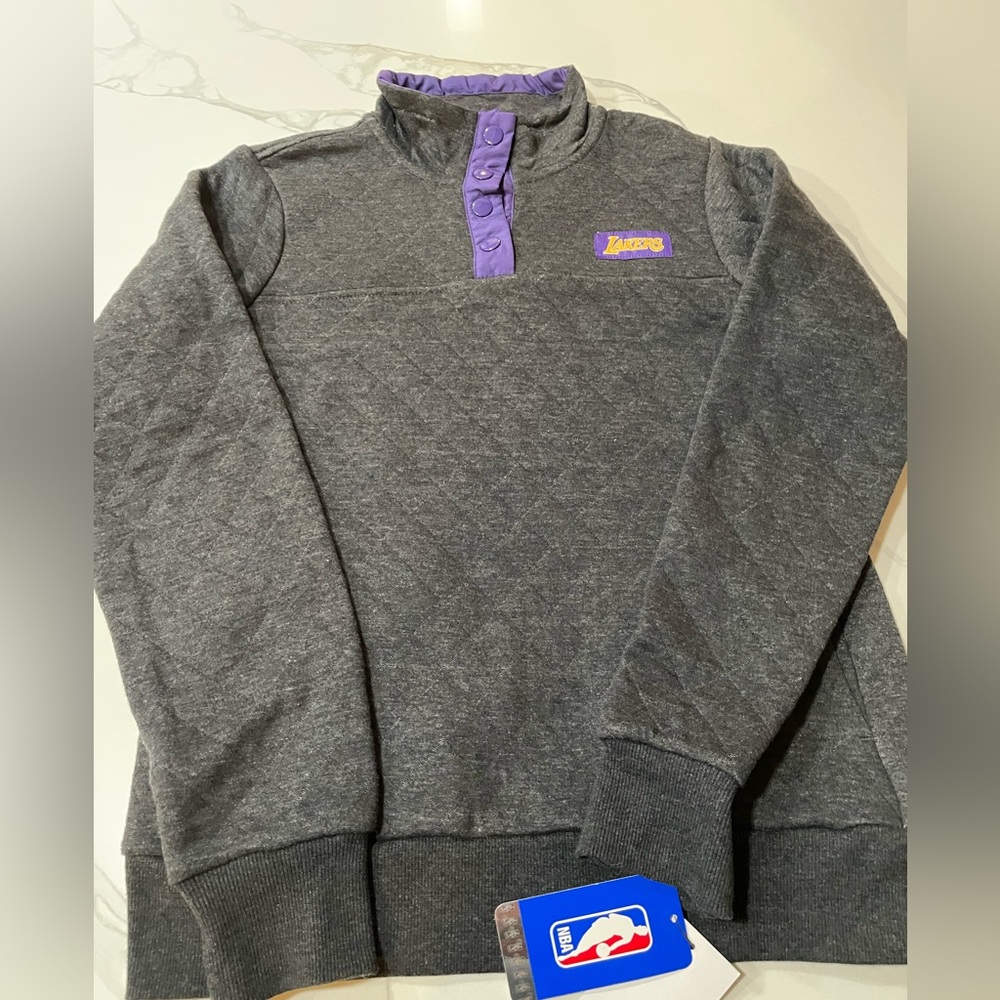Los Angeles Lakers Women’s Sweater Retails For $80